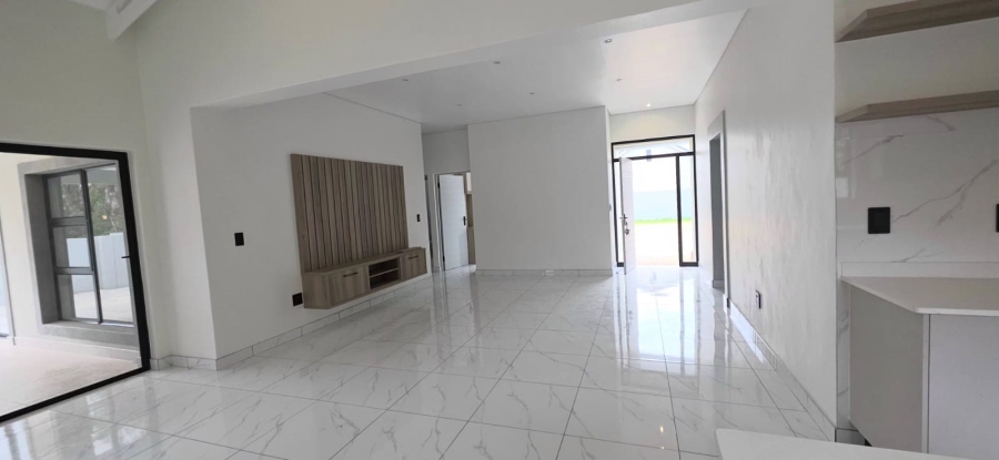 To Let 3 Bedroom Property for Rent in Melodie North West